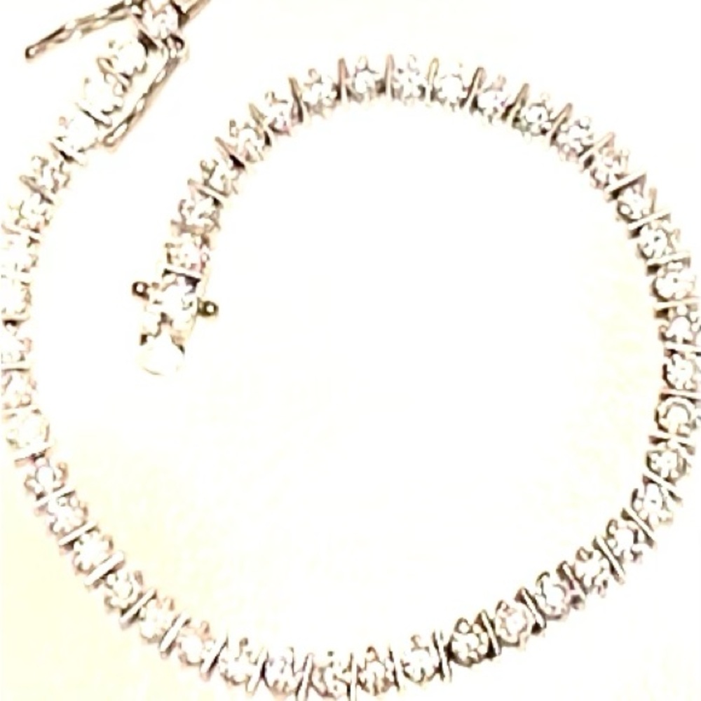 Beautiful 925 sterling silver tennis bracelet, 8 inches